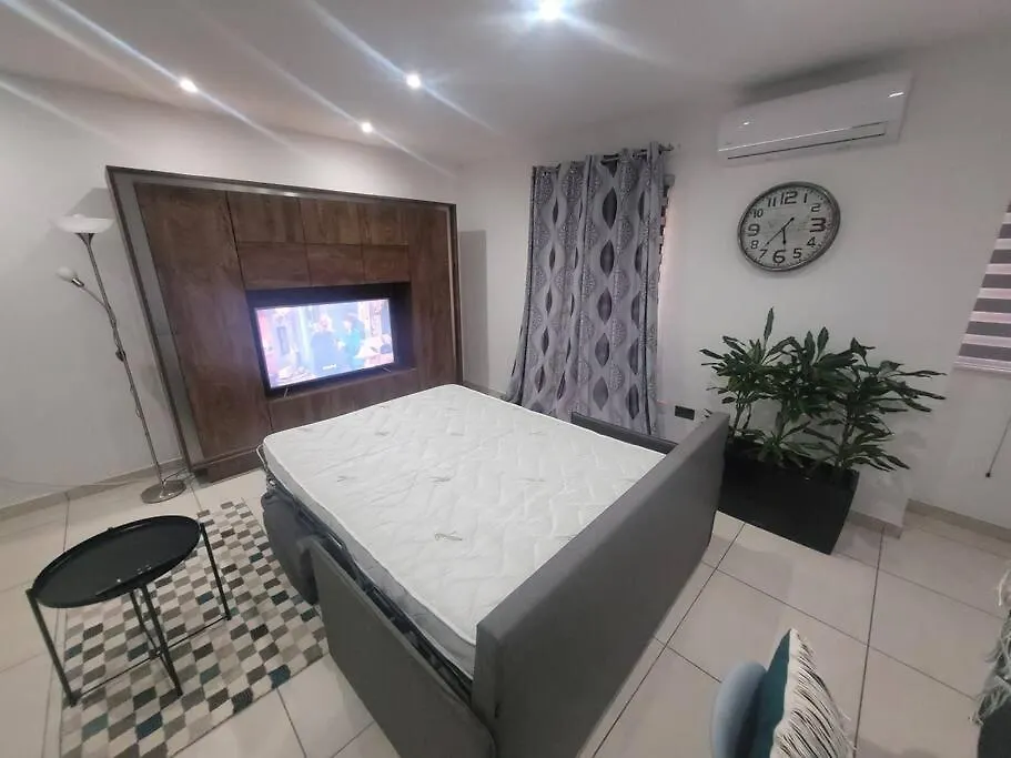 New&Cosy Apartment With Balcony San Gwann Malta