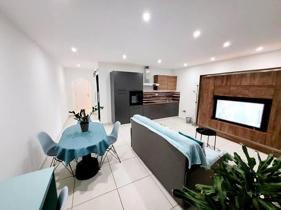 New&Cosy Apartment With Balcony San Gwann