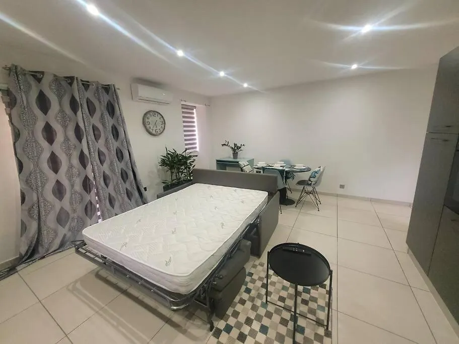 New&Cosy Apartment With Balcony San Gwann