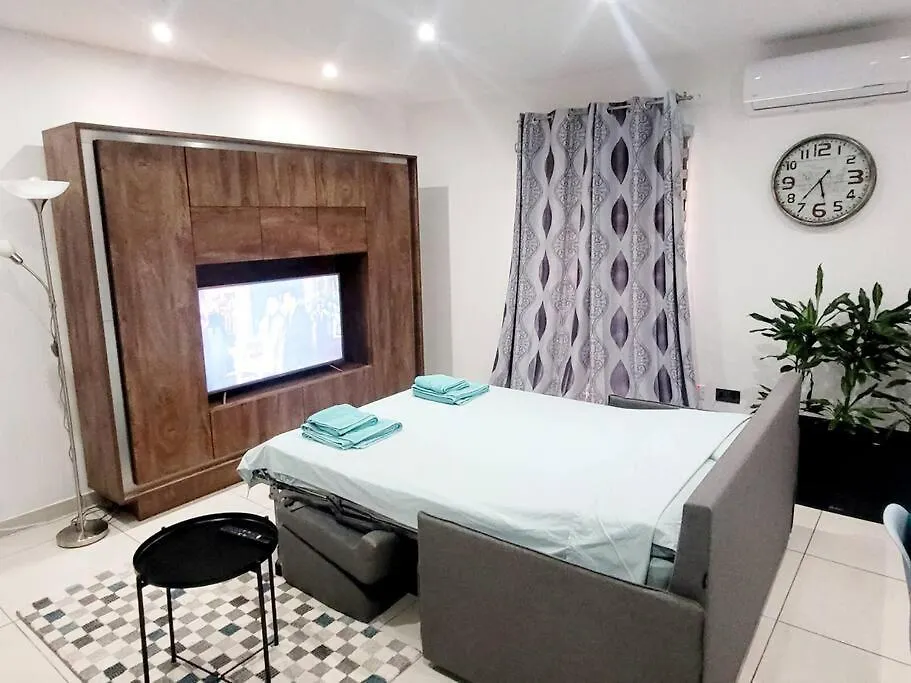 New&Cosy Apartment With Balcony San Gwann