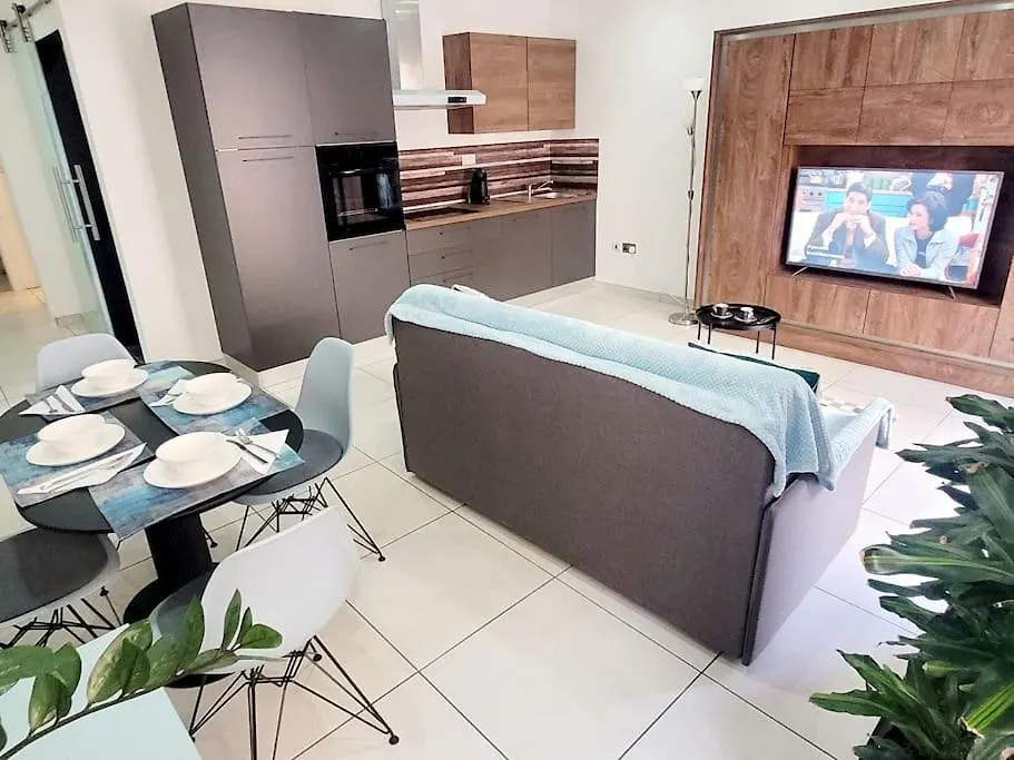 New&Cosy Apartment With Balcony San Gwann